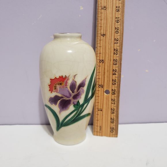 Mini Japan Floral Bud Vase Creme Colored 4" - Picture 8 of 9